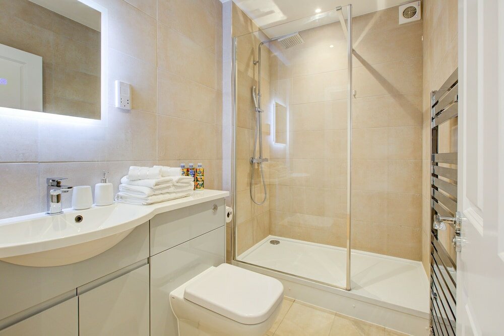 Фото Hybrid Resi - New Malden