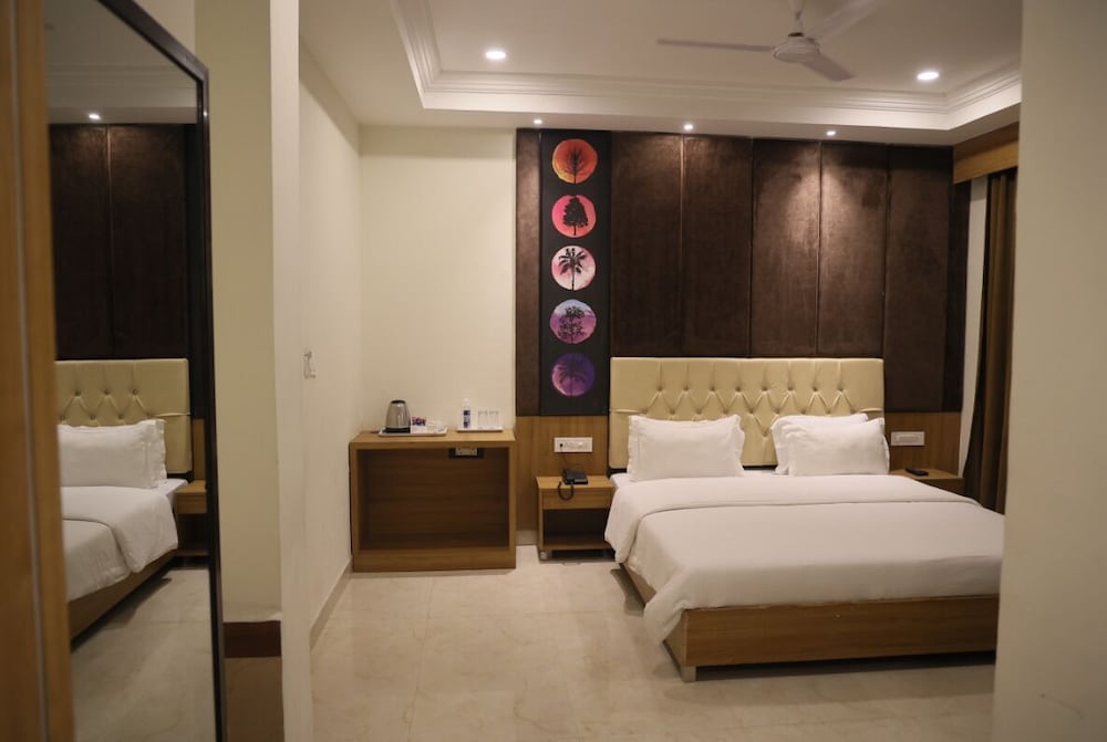 Фото The Grand Siddharth Hotel
