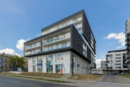 Studio Near Manufaktura Łódź by Renters