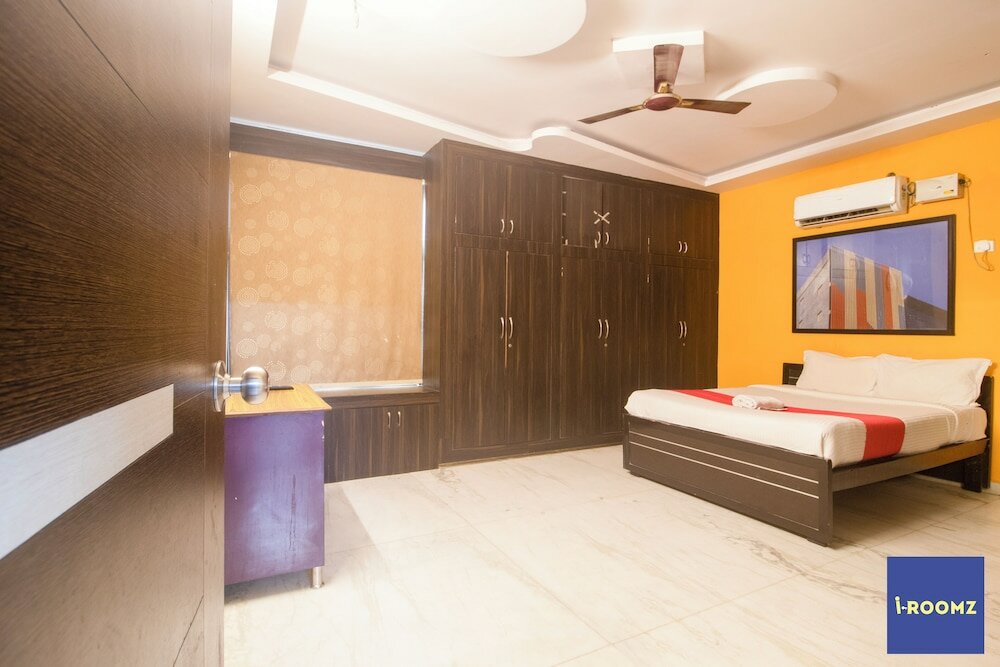 Фото IROOMZ Peaceful Stay Villa