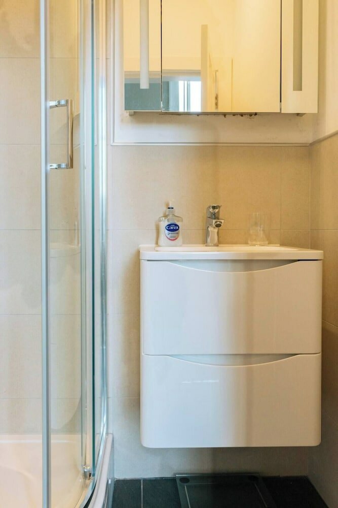 Фото Contemporary & Central 1bd Flat - Leith!