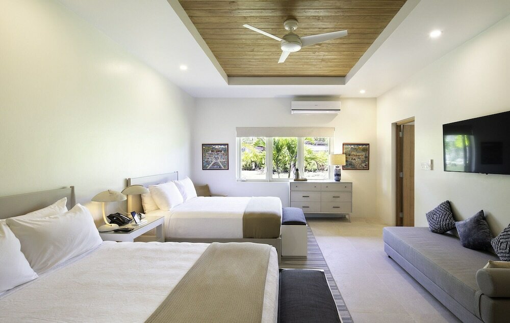 Фото Fabulous 5 Bedroom Beachfront Villa