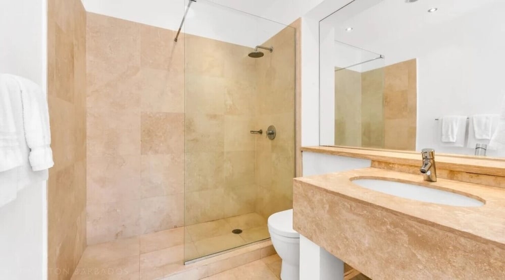 Фото Bright 3 Br Villa with Pool