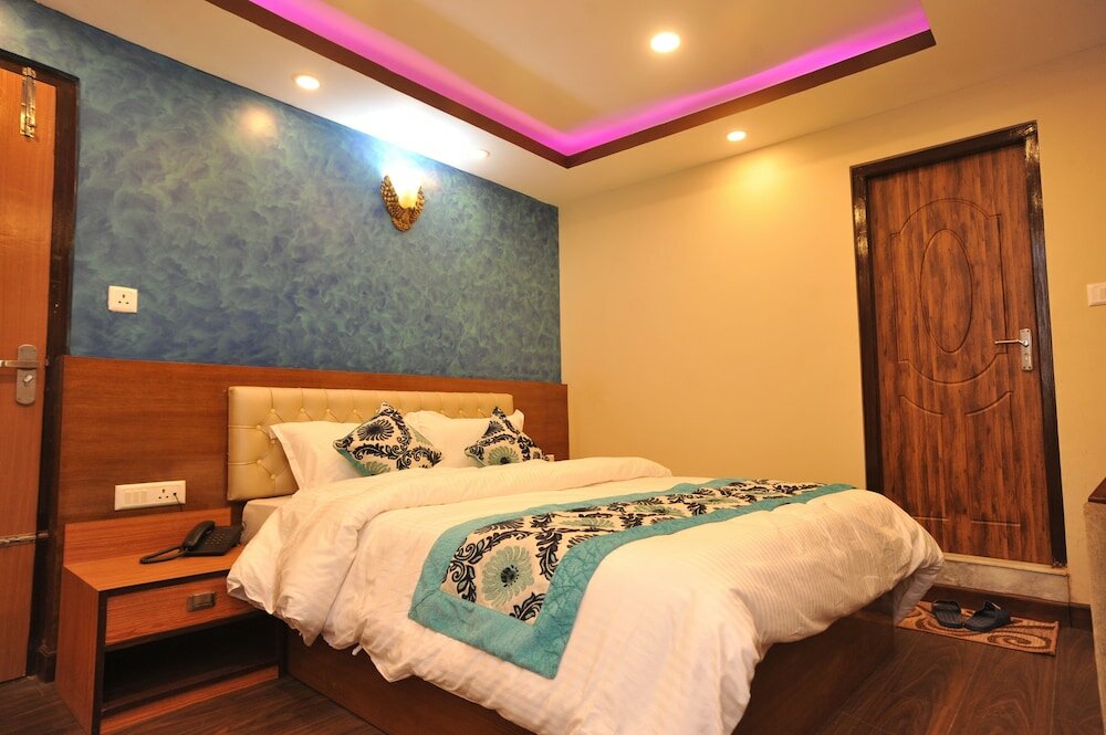 Фото Hotel Aarati