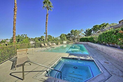 Гостиница Palm Desert Townhome w Mountain Views & Patio в Палм Дезерте