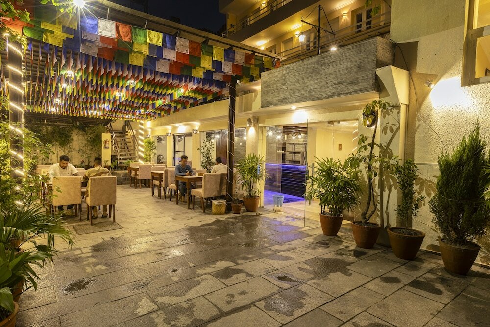 Фото отеля 2