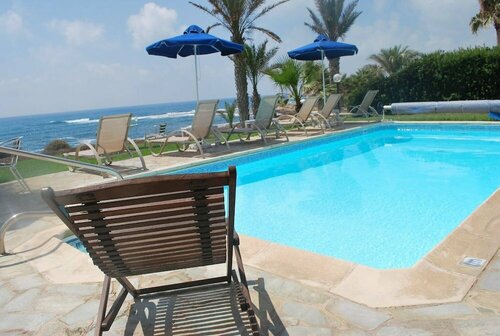 Гостиница Sea Front Villa, Heated Private Pool, Amazing Location Paphos 323