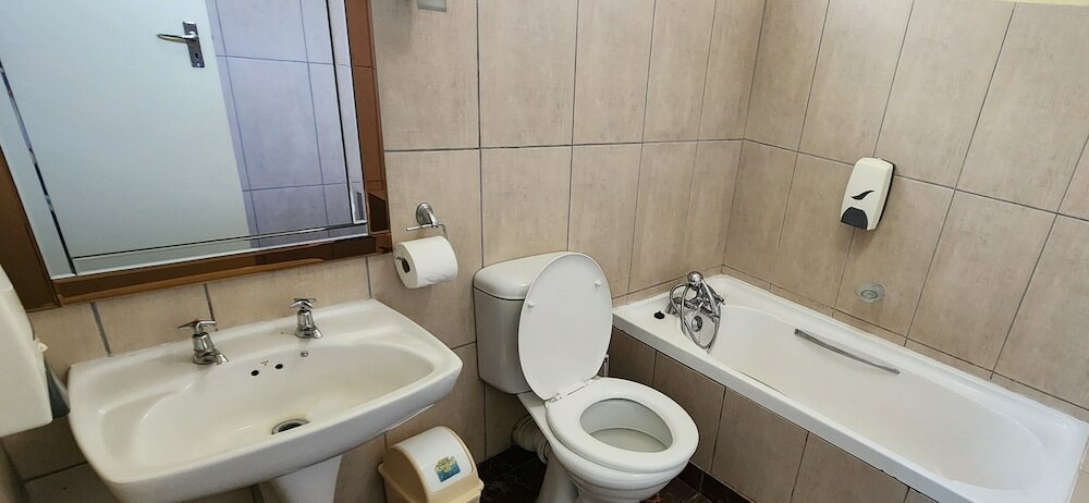 Фото Pofadder Inn by Country Hotels