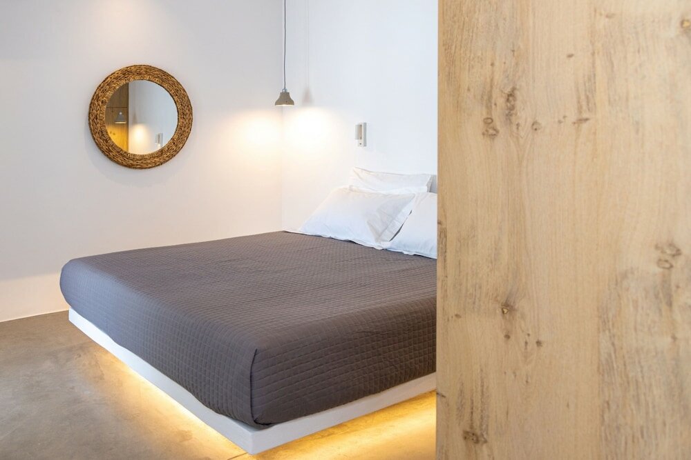 Фото White Holidays Project