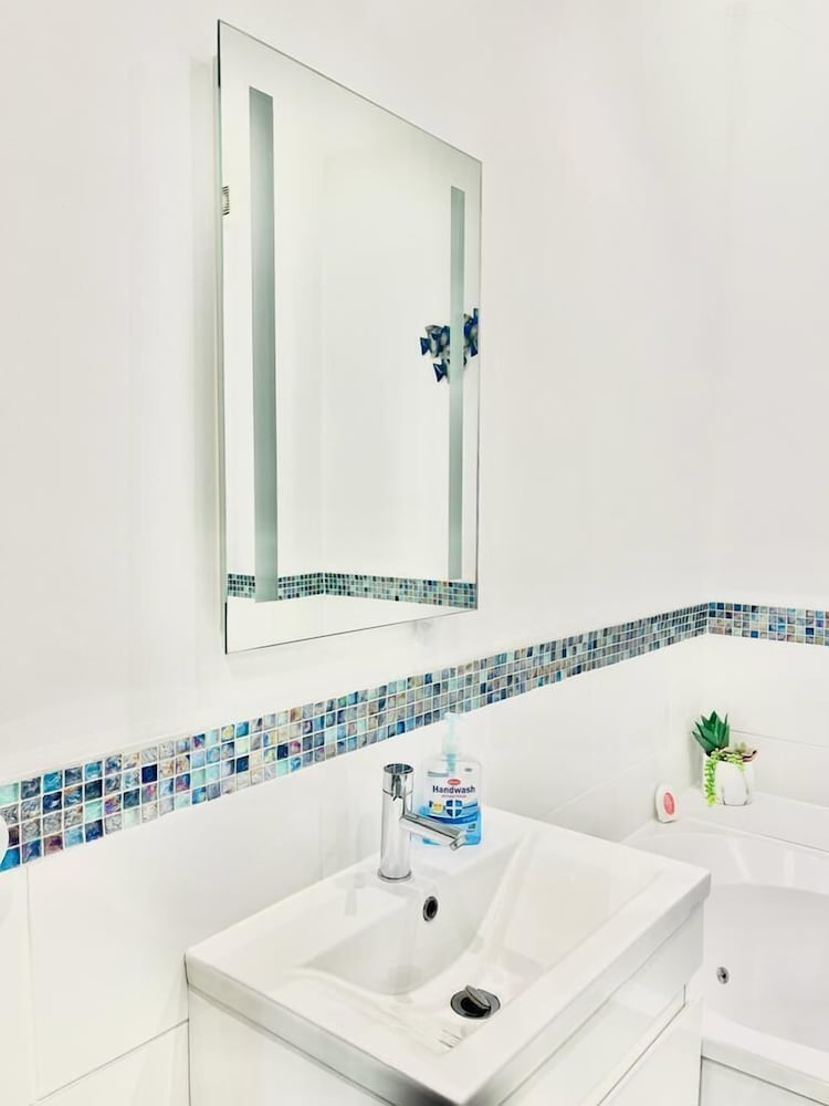 Фото Seafront 3 Bedroom Apartment