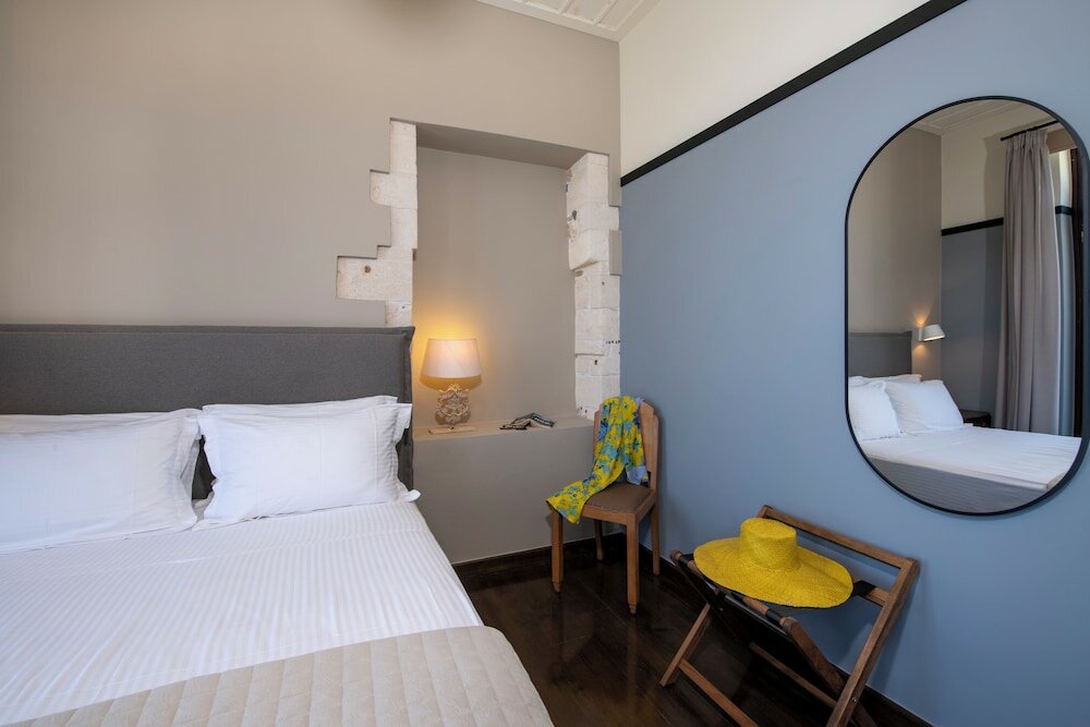 Фото Mosaic Venetian Harbour Suites