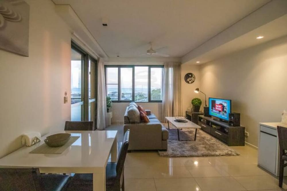 Фото Zen by the Ocean - 1 Br Executive Apt