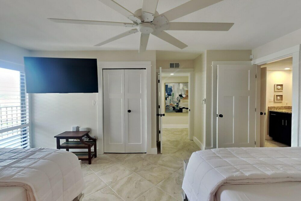 Фото Edgewater Tower III