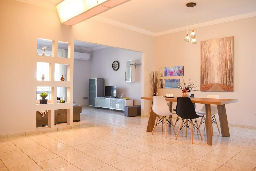 Фото Cozy Flat Main Square 10min To The Sea