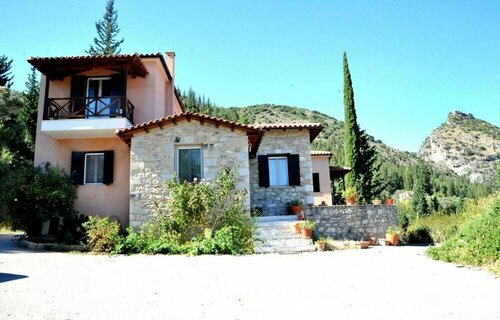 Гостиница Luxury Stone Mansion in Mystras