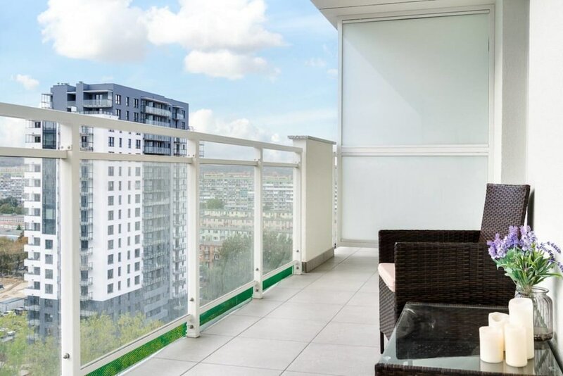 Гостиница Cosy Two Bedroom Apartment With Stunning City View в Гданьске