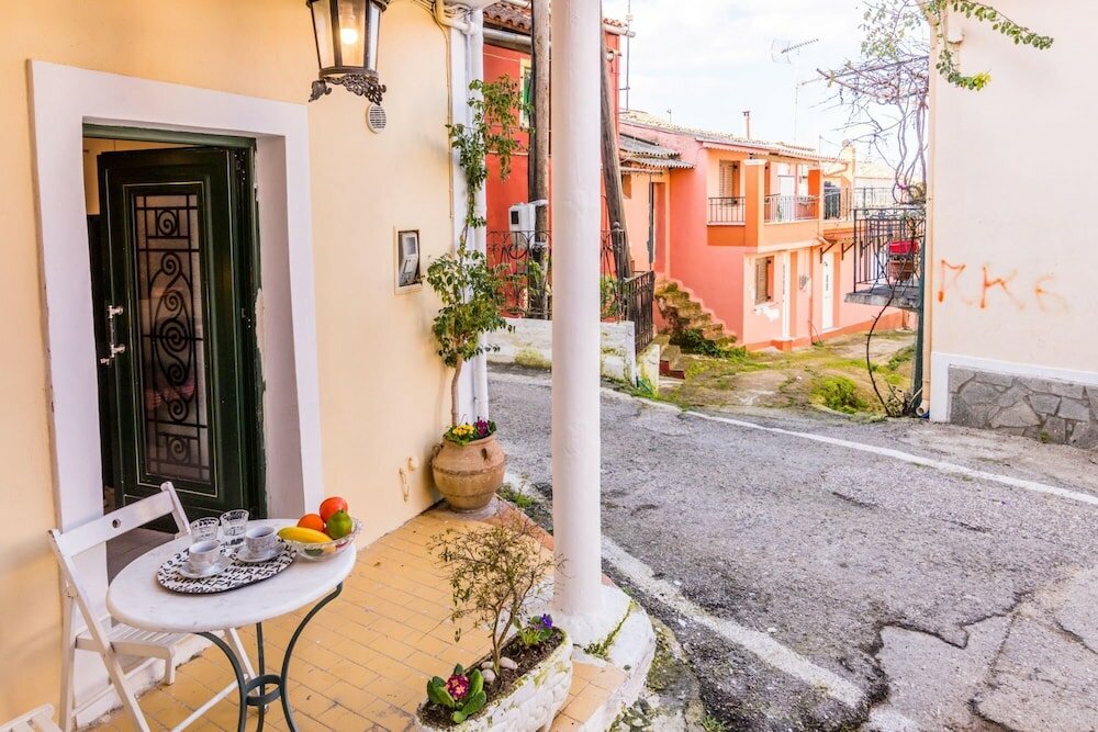 Фото Nina's Traditional House by Estia