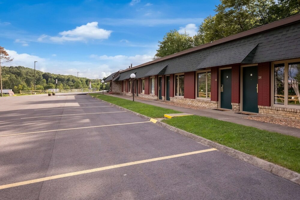 Фото Travelodge by Wyndham Emlenton