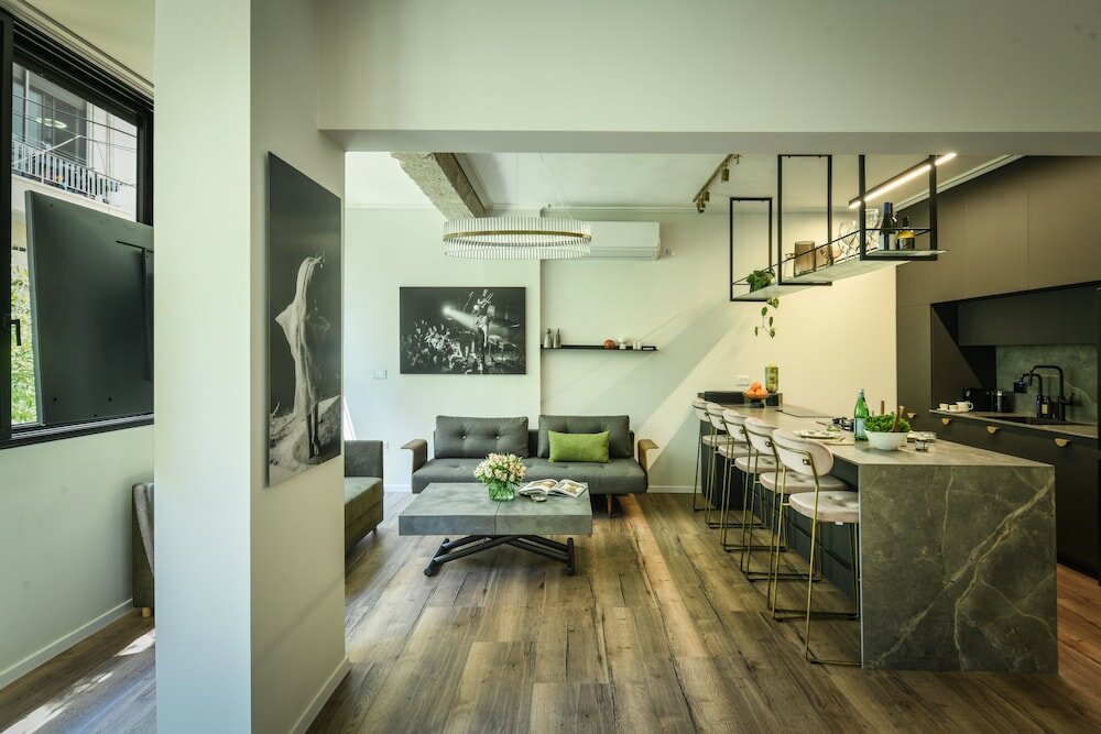 Фото Sophisticated Tel Aviv Retreat 1br Apt