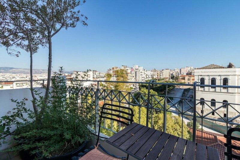 Гостиница A Luxury Maisonette With Sea View в Пирее