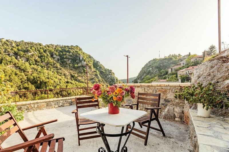 Гостиница Stemnitsa Stone Residence - Cosy Mountain Escape