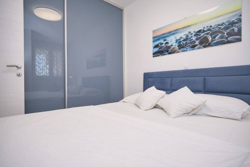 Фото Modern City Apartment