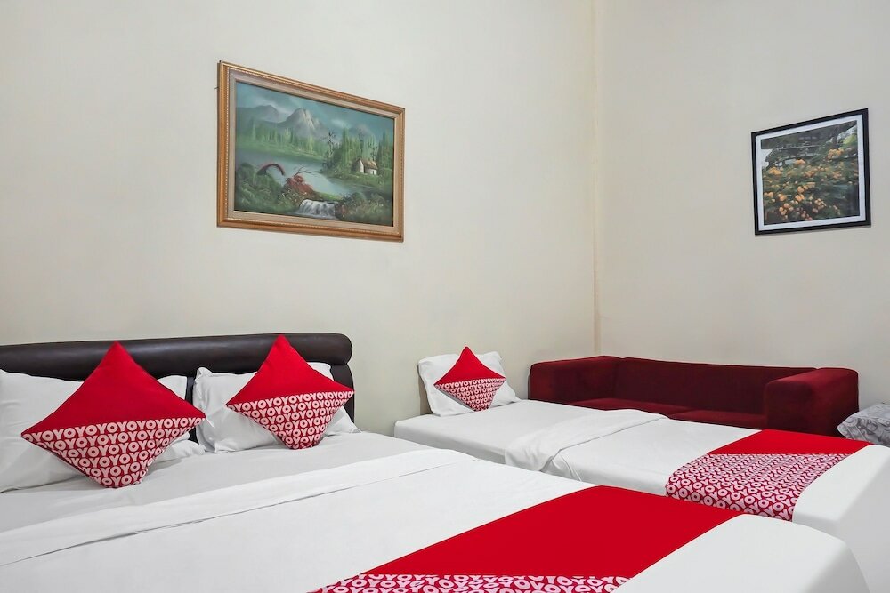 Фото Super Oyo 92134 Bogor Guest House Syariah