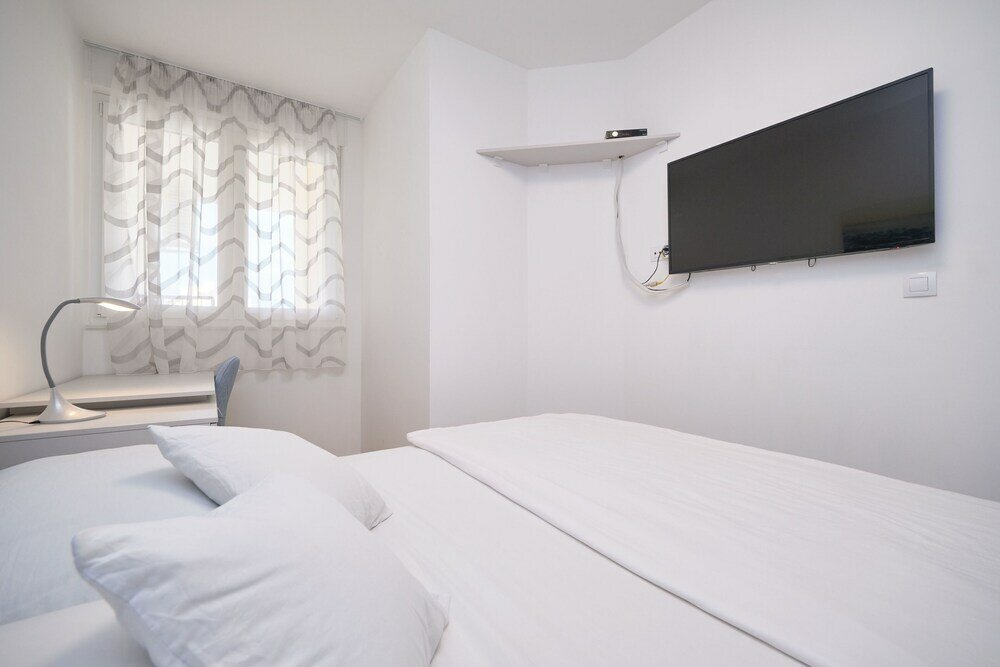 Фото Modern City Apartment