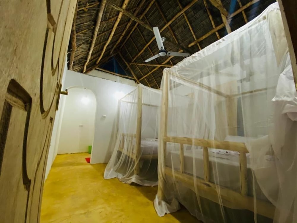 Фото Mkeka Spice Lodge