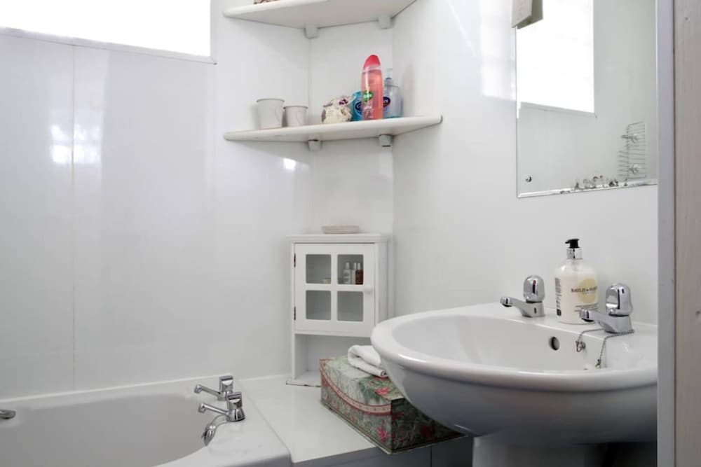 Фото Spacious 4bd Terraced Flat - Edinburgh Old Town