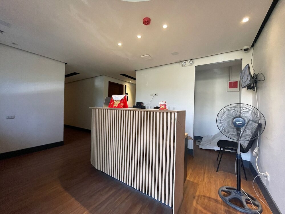 Фото Oyo 982 Boulevard Pension House