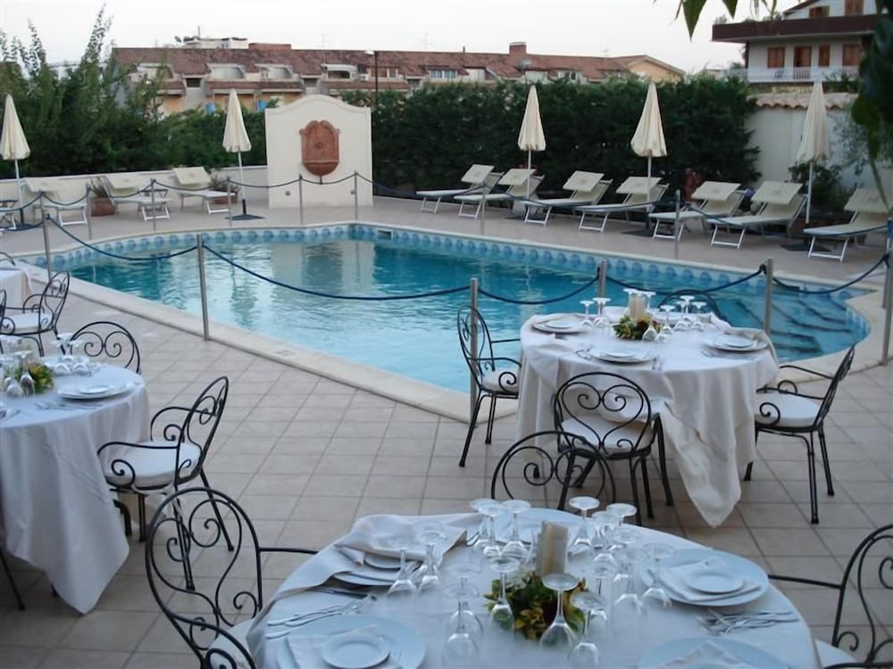 Фото Hotel Villa Daphne