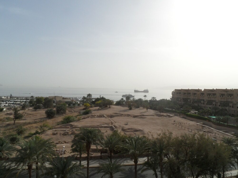 Фото Aqaba Gulf Hotel