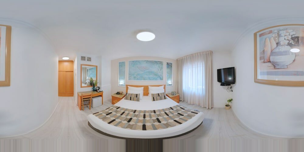 Фото Armon Hayarkon Hotel