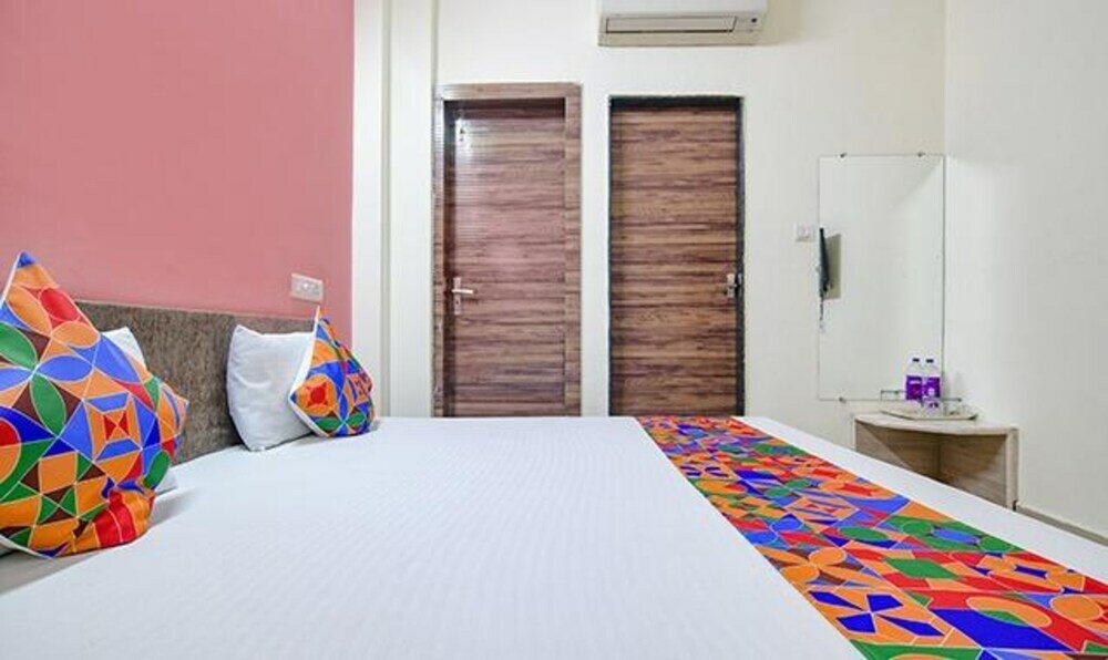 Фото Fabexpress Shree Shivay