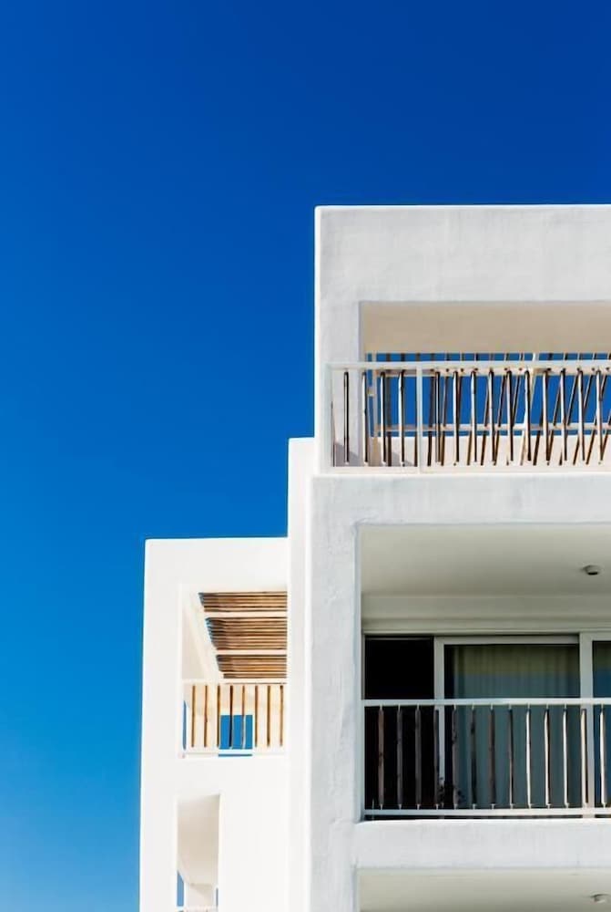 Фото Sea Sense Boutique Hotel