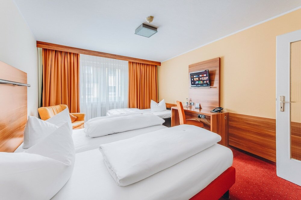 Фото Hotel Isartor