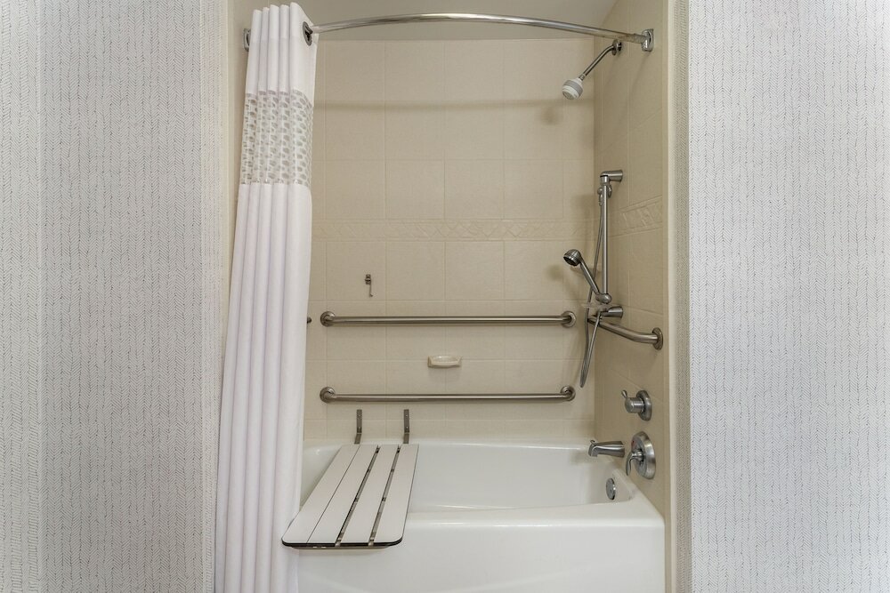 Фото Hampton Inn & Suites Saratoga Springs Downtown