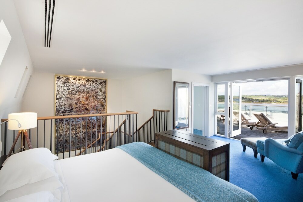 Фото Cliff House Hotel