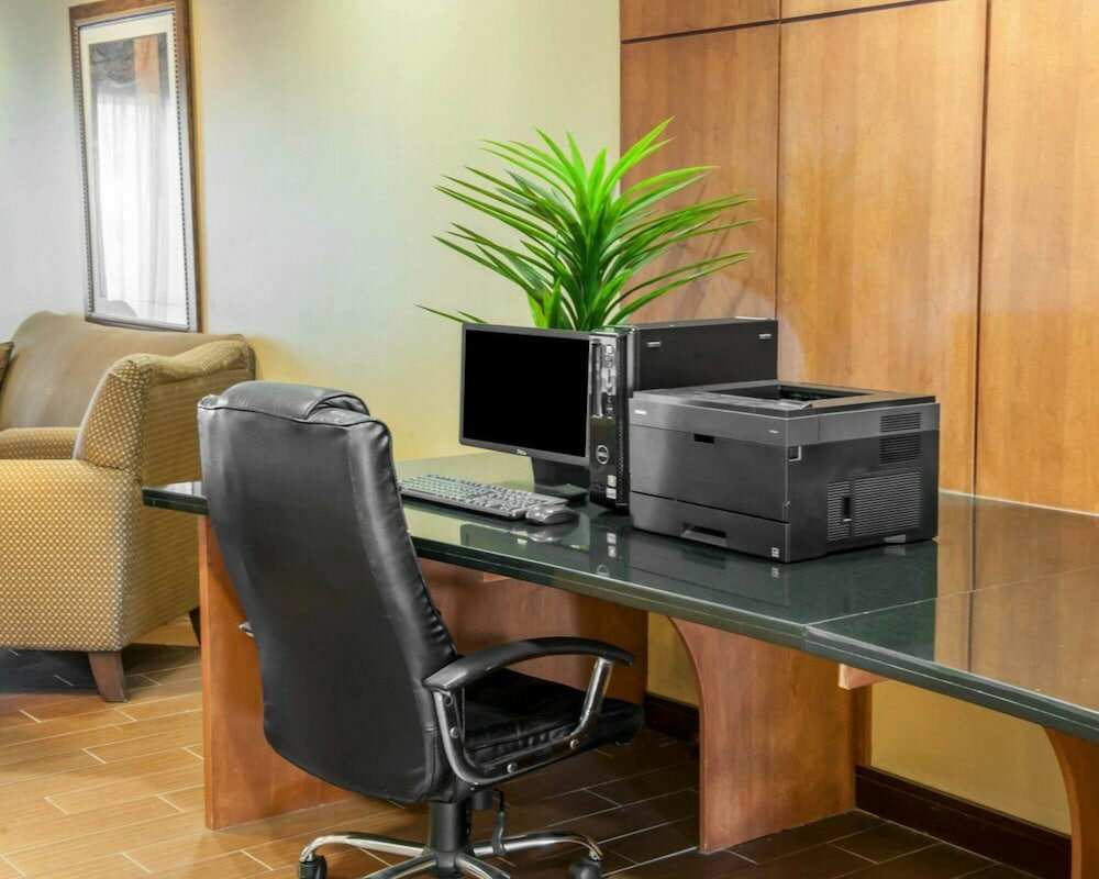 Фото Comfort Suites Southport