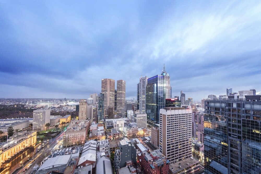 Фото Oaks Melbourne on Lonsdale Suites