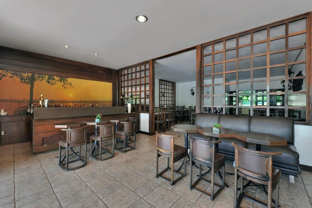 Фото Hotel Deville Express Guaíra