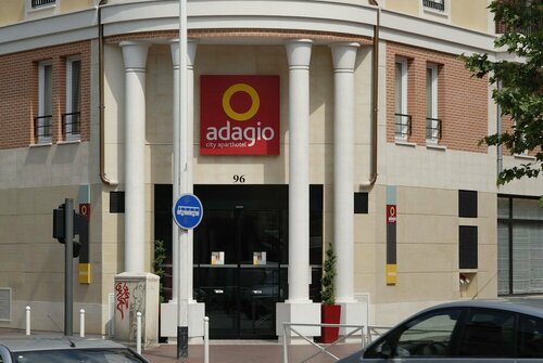 Гостиница Aparthotel Adagio Paris Montrouge в Малакоффе