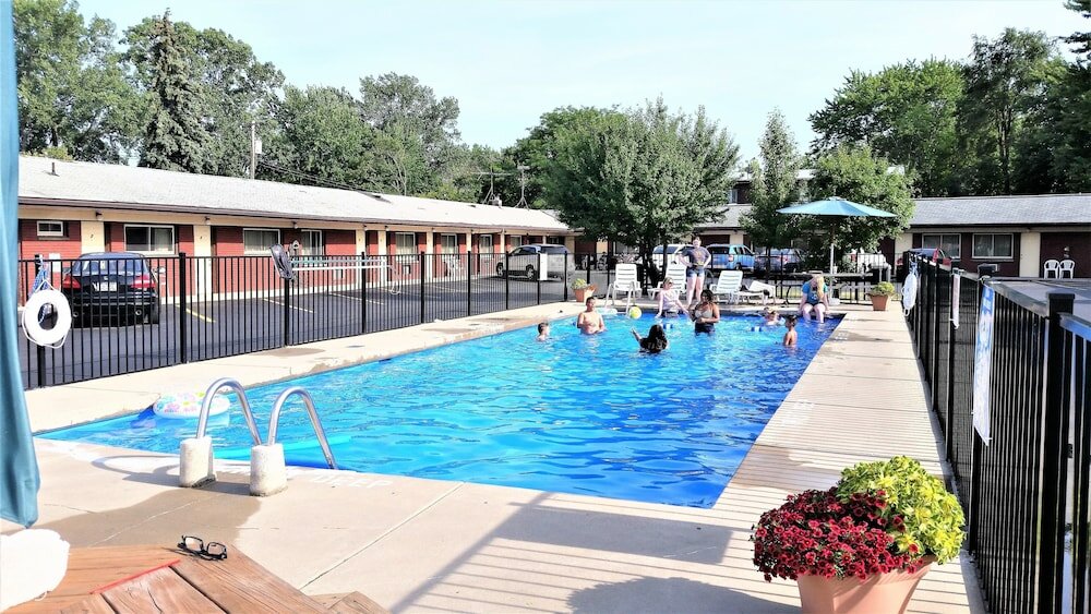 Фото Swiss Cottage Inn