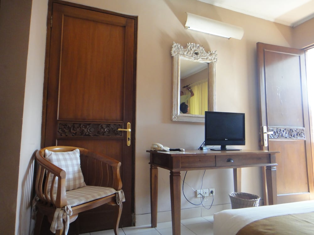 Фото BaliRa Airport Hotel