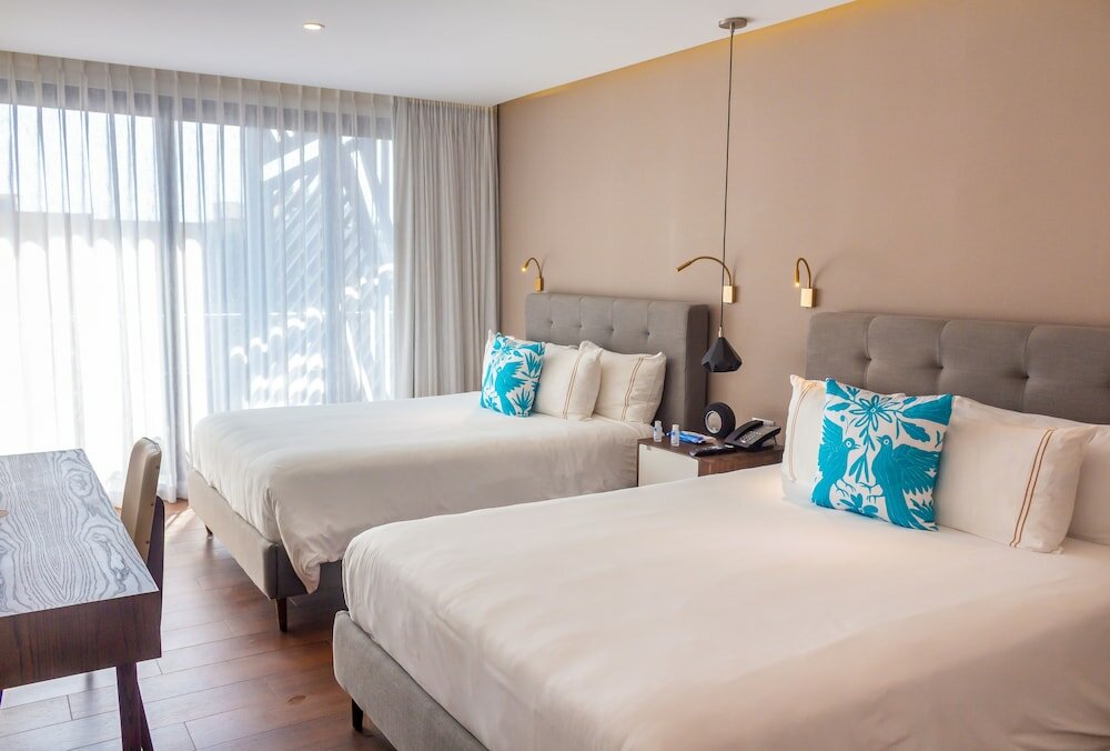 Фото Апартаменты The Fives Downtown Hotel & Residences, Curio Collection by Hilton