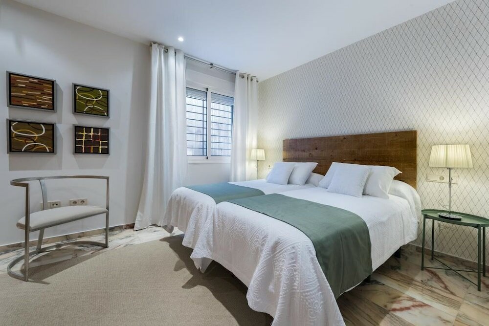 Фото Brand New 2 Bd Apartment Near Cathedral - Vinuesa II