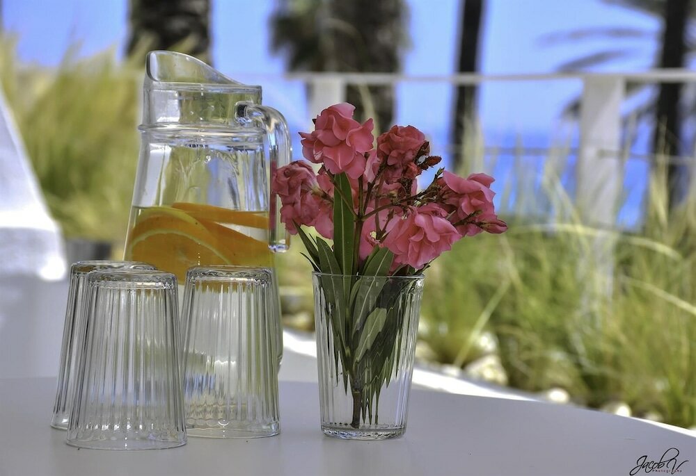 Фото Port Oasis Golden Mile Apartment