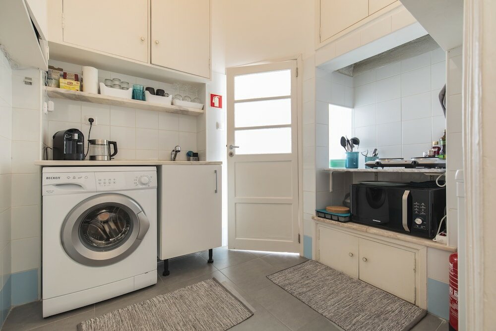 Фото Sunny & Quiet Lisbon Apartment
