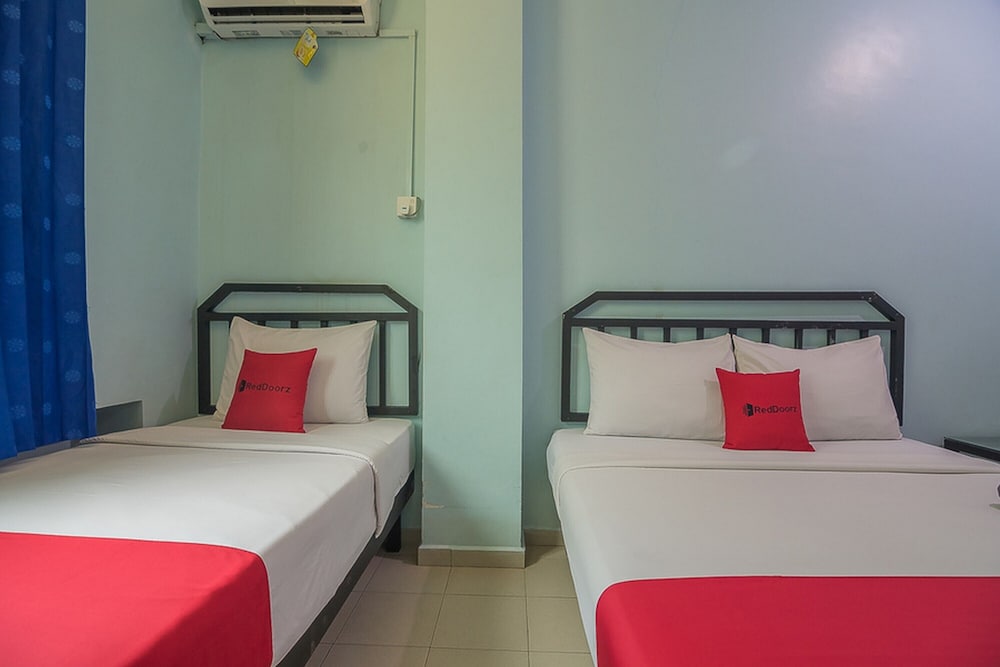 Фото RedDoorz near Nagoya Citywalk Batam 2